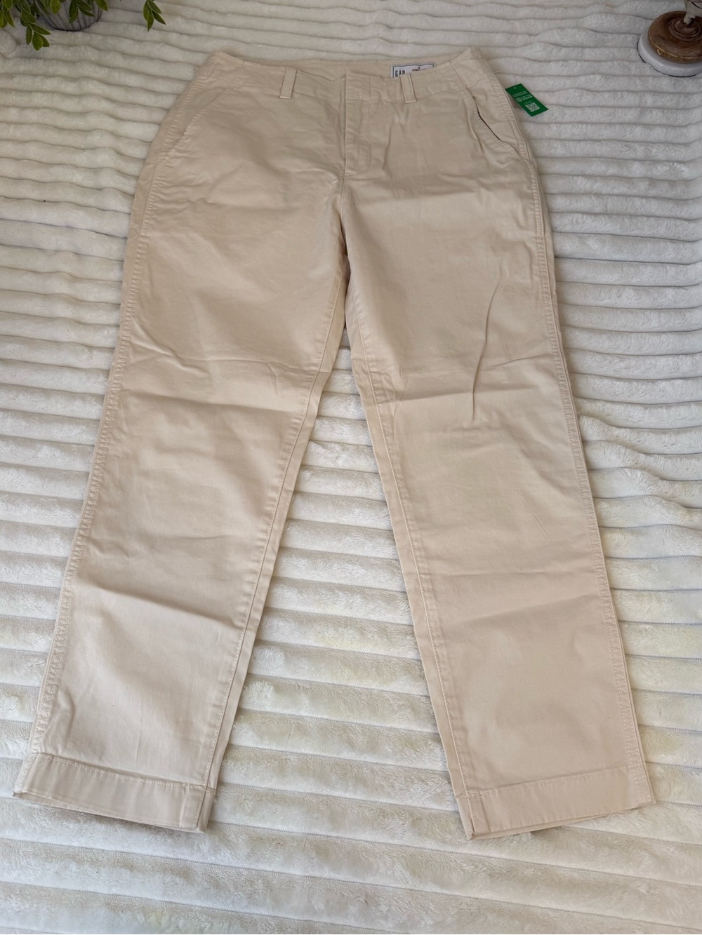 Gap downtown khaki pants size 8